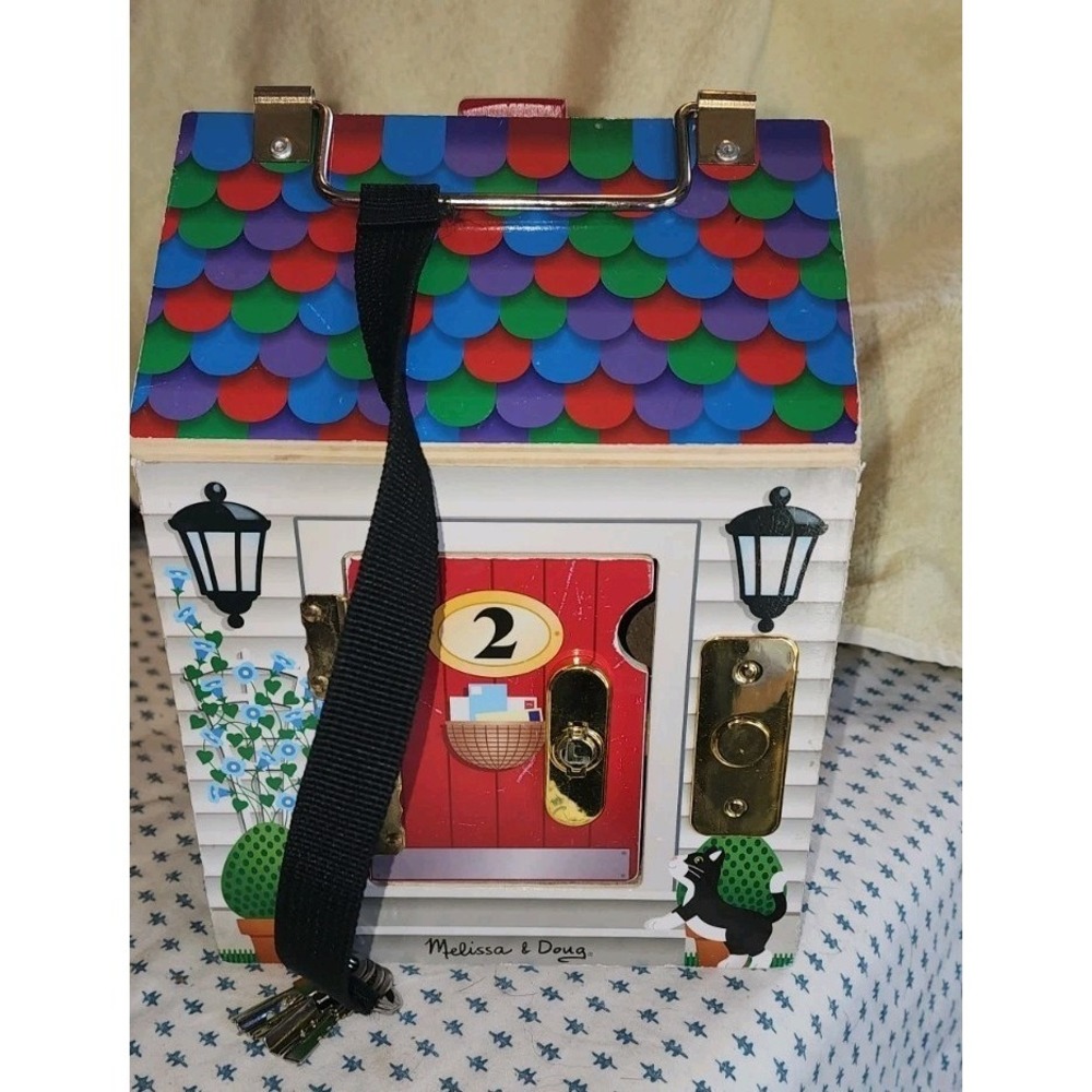 Melissa and Doug Doorbell House Locks and keys Wooden Learning  Toy 4 Keys